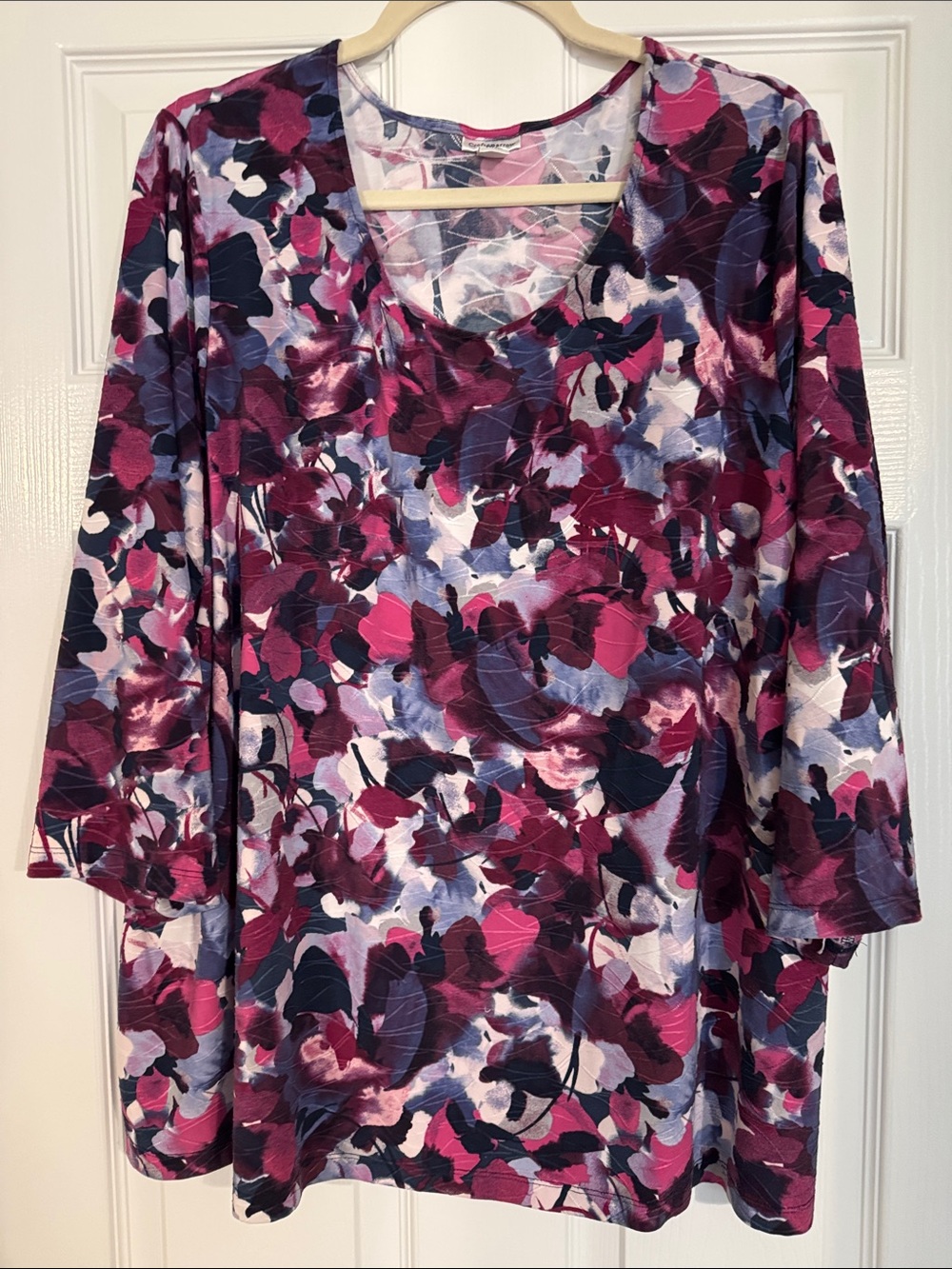 croft & barrow Floral V-Neck Long Sleeve Tunic in Magenta and Navy